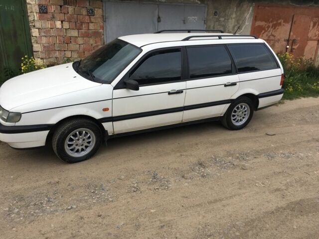 Белый Фольксваген Пассат Вариант, объемом двигателя 1.8 л и пробегом 3 тыс. км за 2600 $, фото 3 на Automoto.ua