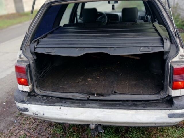 Белый Фольксваген Пассат Вариант, объемом двигателя 0 л и пробегом 420 тыс. км за 1800 $, фото 5 на Automoto.ua