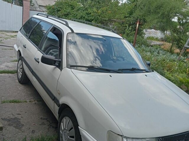 Белый Фольксваген Пассат Вариант, объемом двигателя 1.8 л и пробегом 100 тыс. км за 2500 $, фото 2 на Automoto.ua