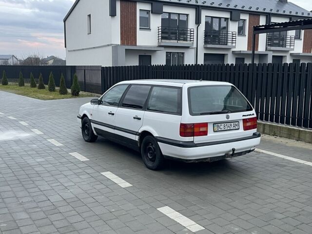 Білий Фольксваген Пассат Варіант, об'ємом двигуна 1.8 л та пробігом 354 тис. км за 1499 $, фото 16 на Automoto.ua