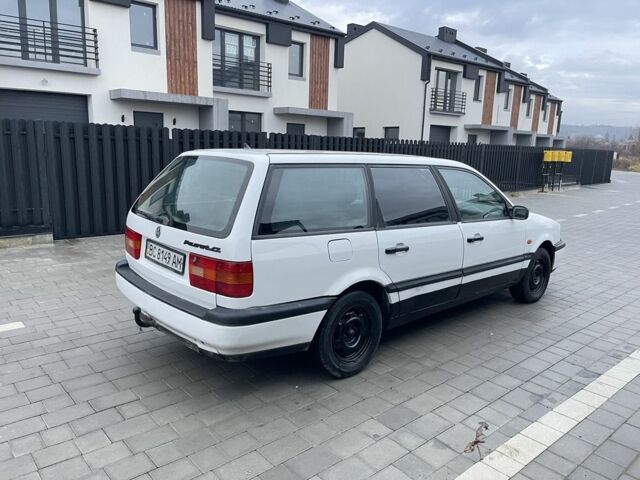 Білий Фольксваген Пассат Варіант, об'ємом двигуна 1.8 л та пробігом 354 тис. км за 1499 $, фото 13 на Automoto.ua