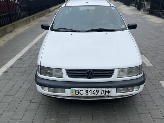 Білий Фольксваген Пассат Варіант, об'ємом двигуна 1.8 л та пробігом 354 тис. км за 1499 $, фото 3 на Automoto.ua