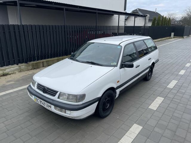 Білий Фольксваген Пассат Варіант, об'ємом двигуна 1.8 л та пробігом 354 тис. км за 1499 $, фото 2 на Automoto.ua