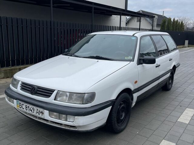 Білий Фольксваген Пассат Варіант, об'ємом двигуна 1.8 л та пробігом 354 тис. км за 1499 $, фото 1 на Automoto.ua