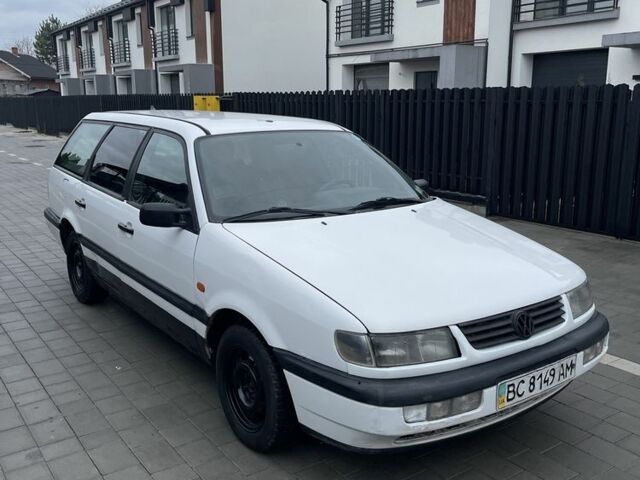 Білий Фольксваген Пассат Варіант, об'ємом двигуна 1.8 л та пробігом 354 тис. км за 1499 $, фото 4 на Automoto.ua