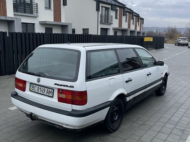 Білий Фольксваген Пассат Варіант, об'ємом двигуна 1.8 л та пробігом 354 тис. км за 1499 $, фото 12 на Automoto.ua