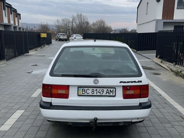 Білий Фольксваген Пассат Варіант, об'ємом двигуна 1.8 л та пробігом 354 тис. км за 1499 $, фото 11 на Automoto.ua