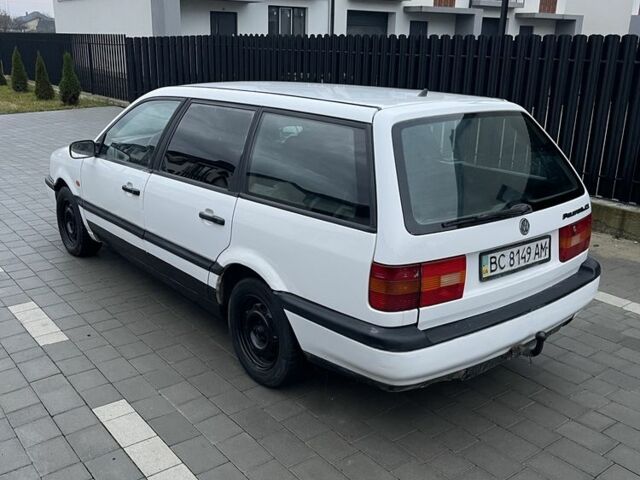 Білий Фольксваген Пассат Варіант, об'ємом двигуна 1.8 л та пробігом 354 тис. км за 1499 $, фото 10 на Automoto.ua