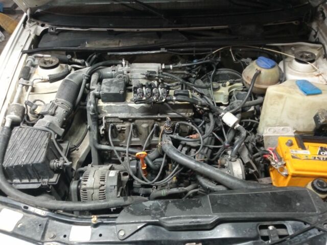 Білий Фольксваген Пассат Варіант, об'ємом двигуна 2 л та пробігом 450 тис. км за 2700 $, фото 4 на Automoto.ua