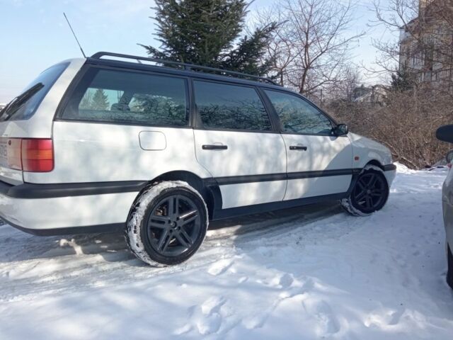 Білий Фольксваген Пассат Варіант, об'ємом двигуна 2 л та пробігом 450 тис. км за 2700 $, фото 1 на Automoto.ua