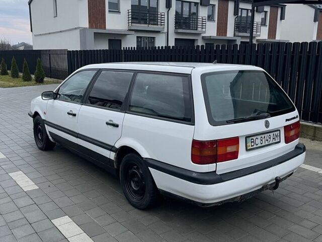 Білий Фольксваген Пассат Варіант, об'ємом двигуна 1.8 л та пробігом 354 тис. км за 1499 $, фото 9 на Automoto.ua