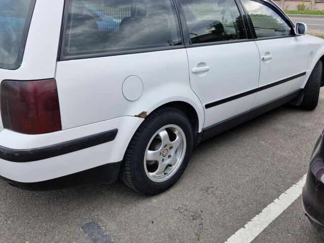 Фольксваген Пассат Вариант 1997 в Ровно на Automoto.ua Белый Фольксваген Пассат Вариант, объемом двигателя 1.6 л и пробегом 348 тыс. км за 2650 $, фото 3 на Automoto.ua