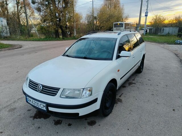 Белый Фольксваген Пассат Вариант, объемом двигателя 1.6 л и пробегом 458 тыс. км за 3700 $, фото 3 на Automoto.ua