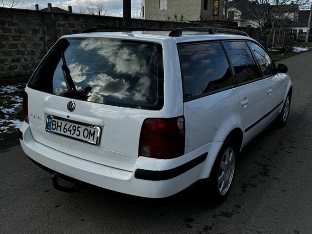 Белый Фольксваген Пассат Вариант, объемом двигателя 1.9 л и пробегом 185 тыс. км за 2199 $, фото 3 на Automoto.ua