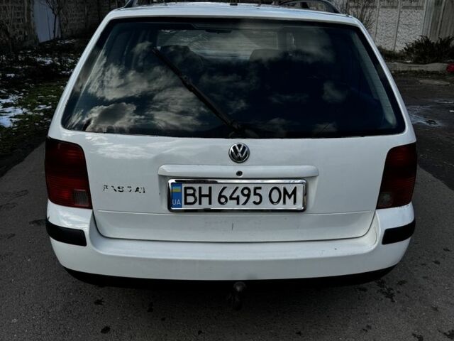 Белый Фольксваген Пассат Вариант, объемом двигателя 1.9 л и пробегом 185 тыс. км за 2199 $, фото 4 на Automoto.ua