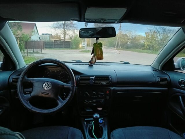 Белый Фольксваген Пассат Вариант, объемом двигателя 1.6 л и пробегом 458 тыс. км за 3700 $, фото 4 на Automoto.ua