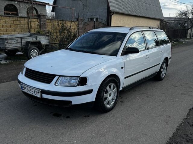 Белый Фольксваген Пассат Вариант, объемом двигателя 1.9 л и пробегом 185 тыс. км за 2199 $, фото 2 на Automoto.ua