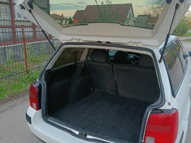 Белый Фольксваген Пассат Вариант, объемом двигателя 1.6 л и пробегом 458 тыс. км за 3700 $, фото 5 на Automoto.ua