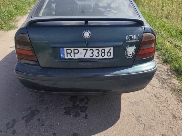 Білий Фольксваген Пассат Варіант, об'ємом двигуна 0 л та пробігом 375 тис. км за 113 $, фото 17 на Automoto.ua
