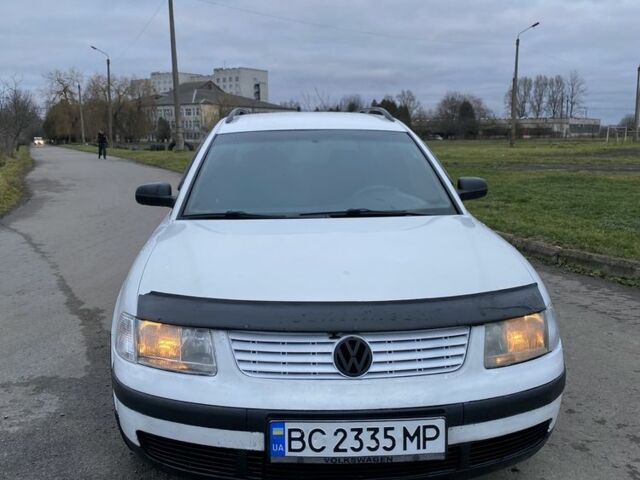 Белый Фольксваген Пассат Вариант, объемом двигателя 1.6 л и пробегом 297 тыс. км за 3300 $, фото 2 на Automoto.ua
