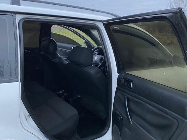 Белый Фольксваген Пассат Вариант, объемом двигателя 1.6 л и пробегом 297 тыс. км за 3300 $, фото 6 на Automoto.ua