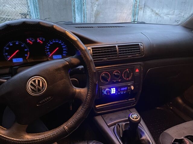 Білий Фольксваген Пассат Варіант, об'ємом двигуна 1.6 л та пробігом 297 тис. км за 3300 $, фото 7 на Automoto.ua