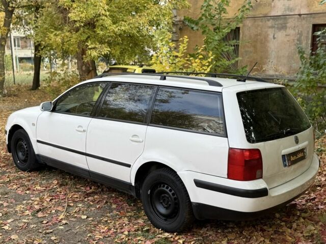 Білий Фольксваген Пассат Варіант, об'ємом двигуна 1.9 л та пробігом 300 тис. км за 1950 $, фото 5 на Automoto.ua