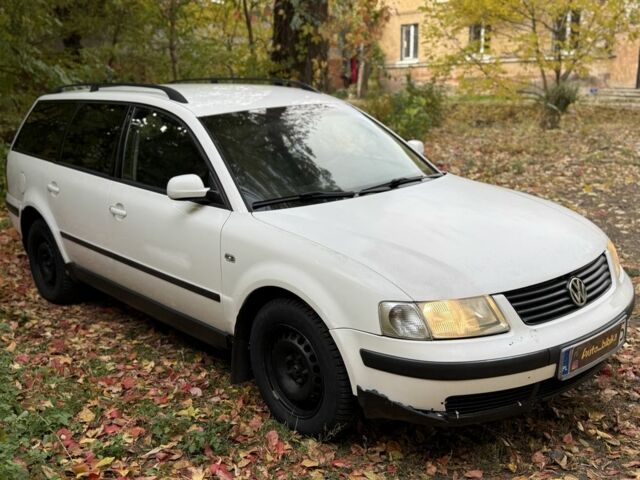 Білий Фольксваген Пассат Варіант, об'ємом двигуна 1.9 л та пробігом 300 тис. км за 1950 $, фото 2 на Automoto.ua