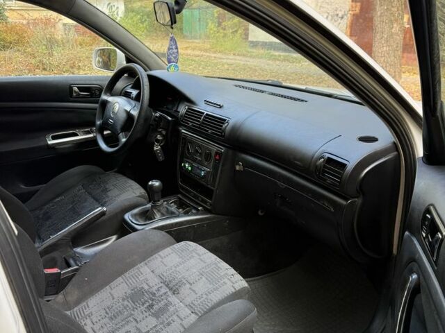 Білий Фольксваген Пассат Варіант, об'ємом двигуна 1.9 л та пробігом 300 тис. км за 1950 $, фото 10 на Automoto.ua