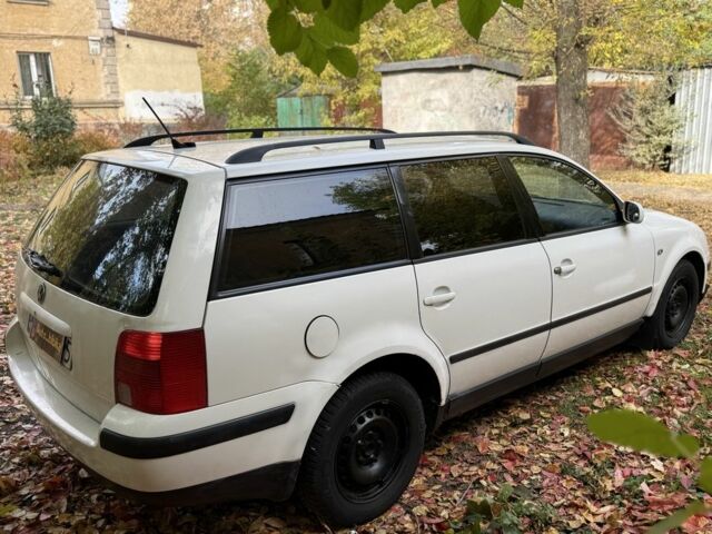 Білий Фольксваген Пассат Варіант, об'ємом двигуна 1.9 л та пробігом 300 тис. км за 1950 $, фото 3 на Automoto.ua
