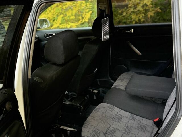 Білий Фольксваген Пассат Варіант, об'ємом двигуна 1.9 л та пробігом 300 тис. км за 1950 $, фото 7 на Automoto.ua