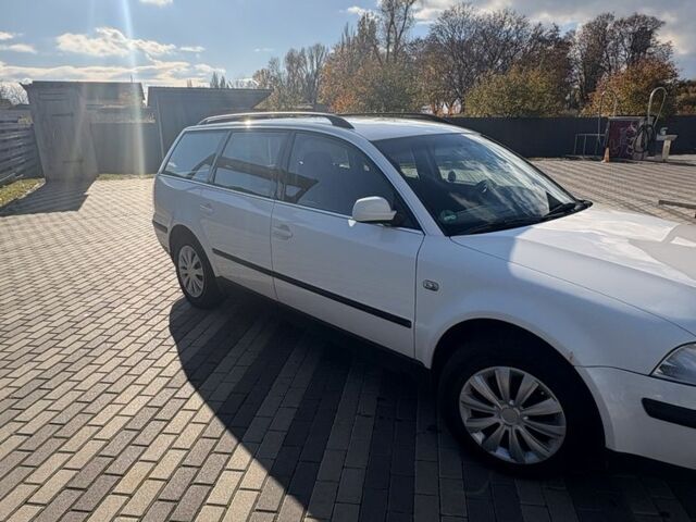 Фольксваген Пассат Вариант 2001 в Киеве на Automoto.ua Белый Фольксваген Пассат Вариант, объемом двигателя 2 л и пробегом 286 тыс. км за 3950 $, фото 2 на Automoto.ua