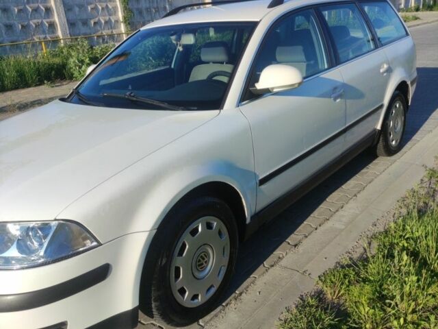 Белый Фольксваген Пассат Вариант, объемом двигателя 0 л и пробегом 333 тыс. км за 2000 $, фото 2 на Automoto.ua