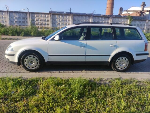 Белый Фольксваген Пассат Вариант, объемом двигателя 0 л и пробегом 333 тыс. км за 2000 $, фото 3 на Automoto.ua