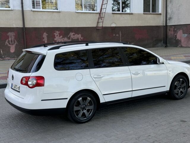 Белый Фольксваген Пассат Вариант, объемом двигателя 2 л и пробегом 300 тыс. км за 5350 $, фото 4 на Automoto.ua