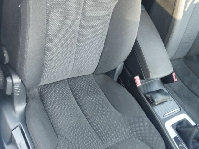 Белый Фольксваген Пассат Вариант, объемом двигателя 2 л и пробегом 294 тыс. км за 6600 $, фото 5 на Automoto.ua