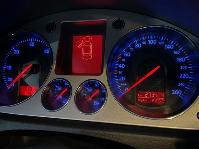 Белый Фольксваген Пассат Вариант, объемом двигателя 2 л и пробегом 273 тыс. км за 4999 $, фото 19 на Automoto.ua