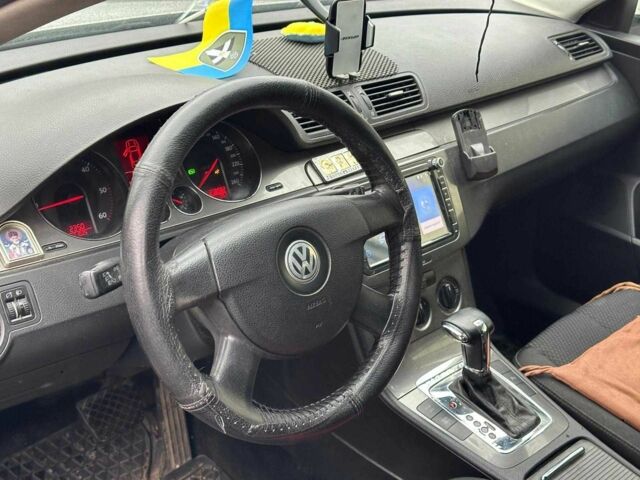 Білий Фольксваген Пассат Варіант, об'ємом двигуна 2 л та пробігом 238 тис. км за 6990 $, фото 15 на Automoto.ua