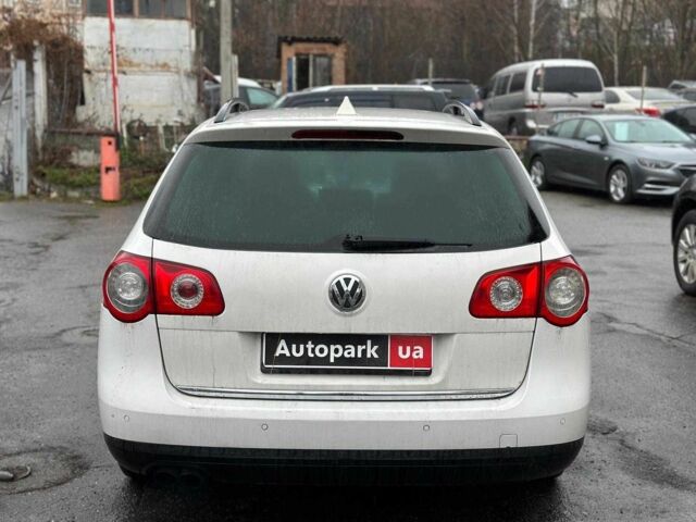 Білий Фольксваген Пассат Варіант, об'ємом двигуна 2 л та пробігом 238 тис. км за 6990 $, фото 4 на Automoto.ua