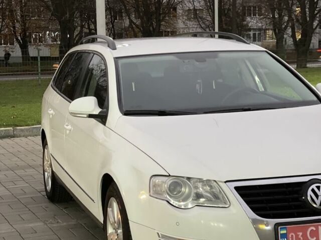 Белый Фольксваген Пассат Вариант, объемом двигателя 2 л и пробегом 273 тыс. км за 4999 $, фото 12 на Automoto.ua