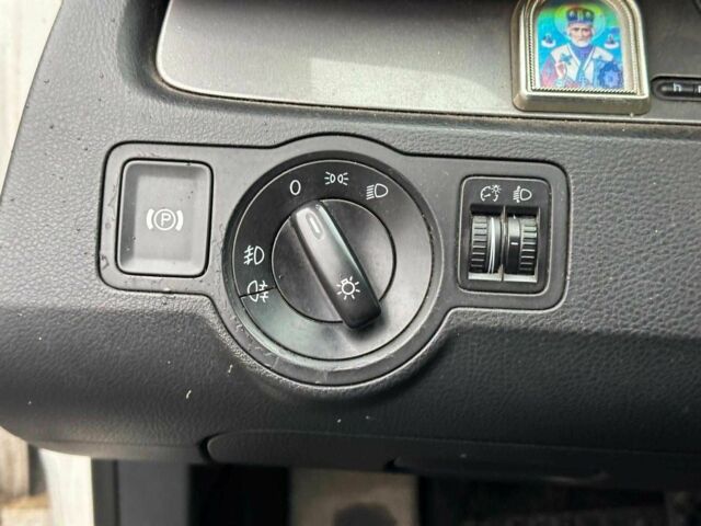 Білий Фольксваген Пассат Варіант, об'ємом двигуна 2 л та пробігом 238 тис. км за 6990 $, фото 16 на Automoto.ua