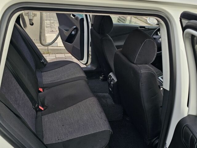 Білий Фольксваген Пассат Варіант, об'ємом двигуна 1.9 л та пробігом 287 тис. км за 5700 $, фото 7 на Automoto.ua