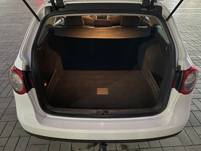 Белый Фольксваген Пассат Вариант, объемом двигателя 2 л и пробегом 273 тыс. км за 4999 $, фото 22 на Automoto.ua