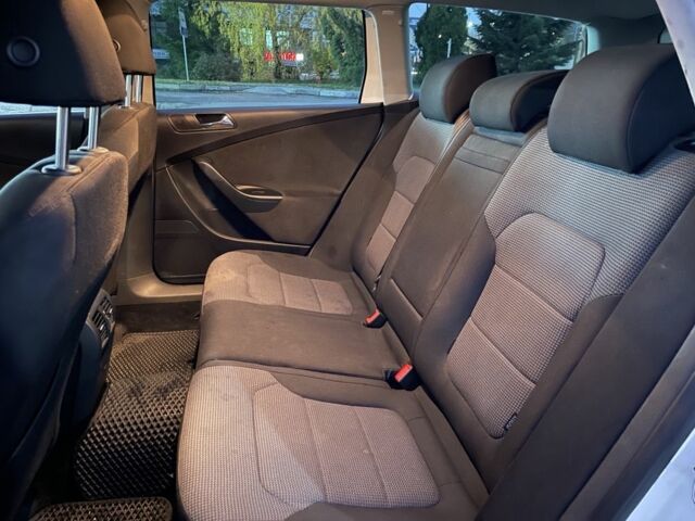 Белый Фольксваген Пассат Вариант, объемом двигателя 2 л и пробегом 273 тыс. км за 4999 $, фото 18 на Automoto.ua