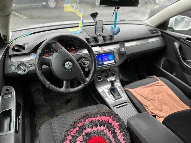 Білий Фольксваген Пассат Варіант, об'ємом двигуна 2 л та пробігом 238 тис. км за 6490 $, фото 9 на Automoto.ua