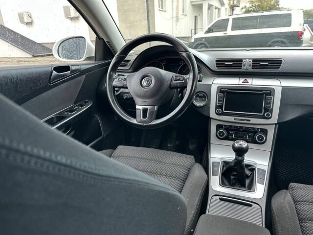 Белый Фольксваген Пассат Вариант, объемом двигателя 1.4 л и пробегом 300 тыс. км за 4800 $, фото 10 на Automoto.ua