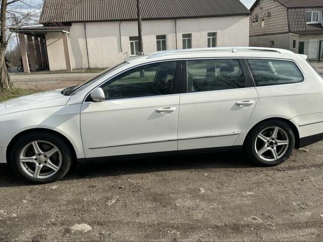 Белый Фольксваген Пассат Вариант, объемом двигателя 2 л и пробегом 400 тыс. км за 6000 $, фото 1 на Automoto.ua