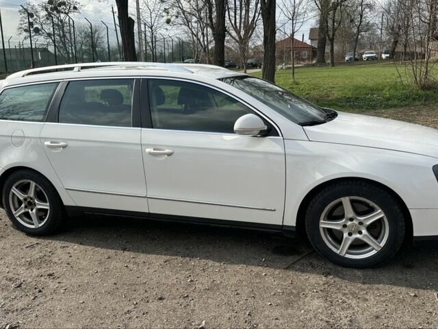 Белый Фольксваген Пассат Вариант, объемом двигателя 2 л и пробегом 400 тыс. км за 6000 $, фото 4 на Automoto.ua