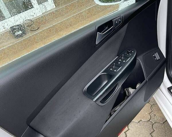 Белый Фольксваген Пассат Вариант, объемом двигателя 1.4 л и пробегом 247 тыс. км за 7000 $, фото 7 на Automoto.ua