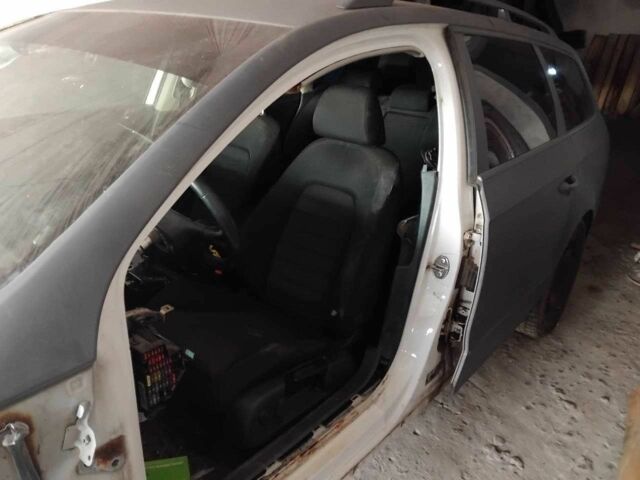 Белый Фольксваген Пассат Вариант, объемом двигателя 1.4 л и пробегом 250 тыс. км за 750 $, фото 5 на Automoto.ua